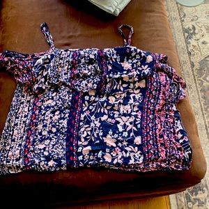 Cute crop blouse with spaghetti straps and cap sleeves